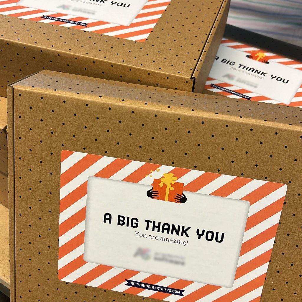 Gepersonaliseerde bedrijfsgeschenken met logo's en merknamen voor klanten en medewerkers